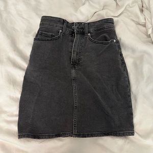 H&M Divided Skirt (Size 0)
